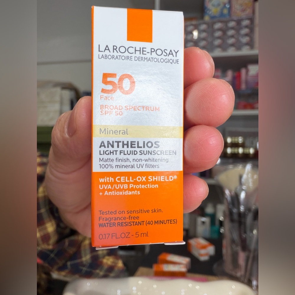 Free Shipping + Beauty/Skincare Sample/Random (as shown/mentioned on screen) - Picture 2 of 2